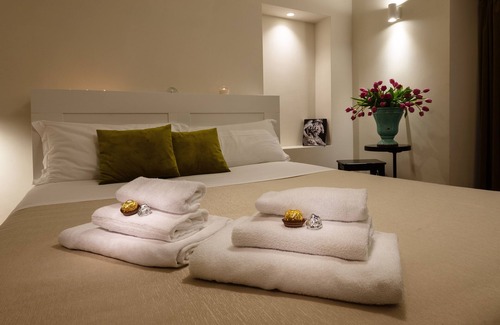 Roman Ghetto House | Tula Inn