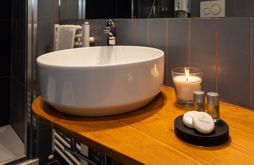 Roman Ghetto House | Tula Inn