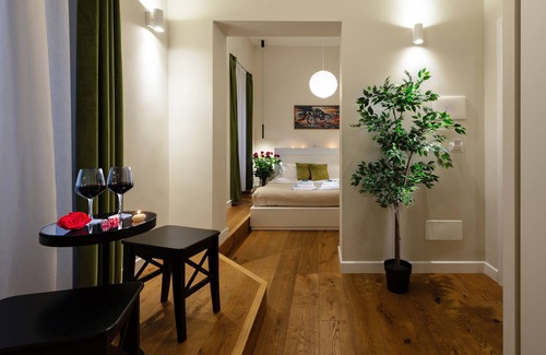 Roman Ghetto House | Tula Inn