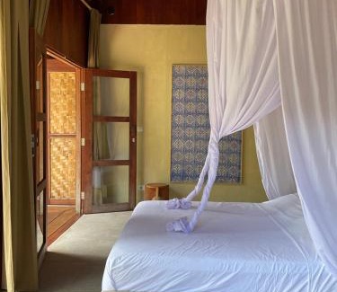 Nuhu Roa Bed & Breakfast | Tumbuh Oasis