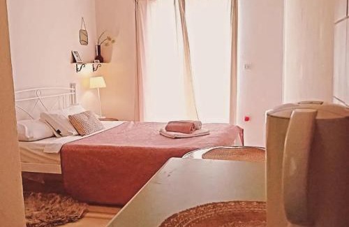 Ipsos House | Tune Inn Activity Guesthouse- Over 24's