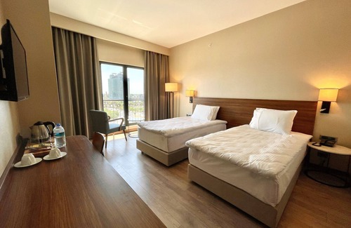 Yuregir Hotel | Turkmen Riverside Hotel