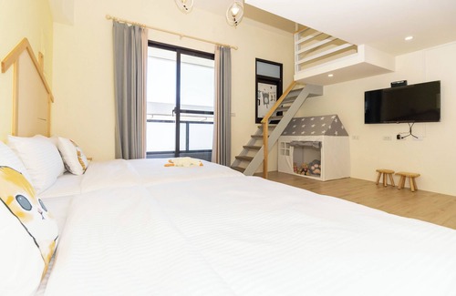 Wujie Bed & Breakfast | TurnLeftHome