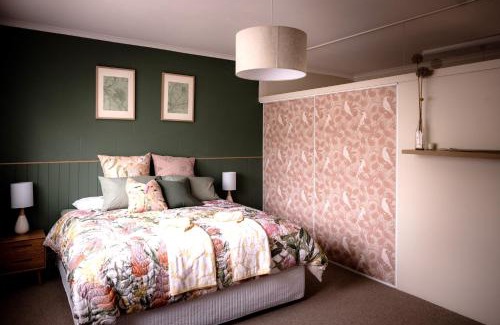 Cambridge Villa | Twelve 30 - Easy Airport Access
