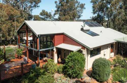 Quindalup House | Twilight Ridge - Situated on 2 acres of pristine bushland, Twilight Ridge offers both privacy and space