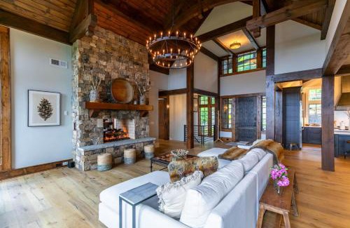 Banner Elk House | Twin Boulder Lodge at Eagles Nest