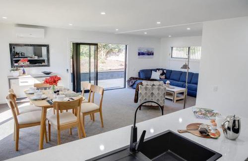 Lynmore House | Twin Camellias