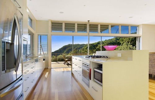 Seal Rocks House | Twin Pines - beach house overlooking Boat Beach at Seal Rocks