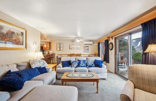 North Creek House | Twister 68I - Mountain Retreat with Stunning Views