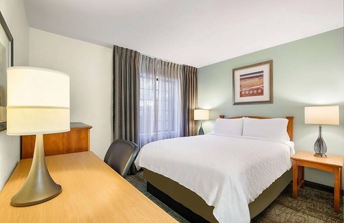 Carmel Mountain Ranch Hotel | Two 2BR Suites w/Free Breakfast - Near Rancho Bernardo Attractions, Pool!