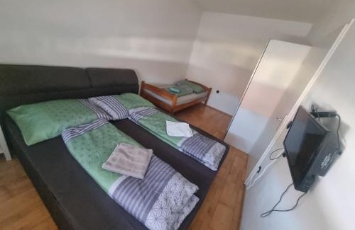 Hochleithen Apartment | TWO Self-Check-In, 3km freeway, Free-Parking Playstation