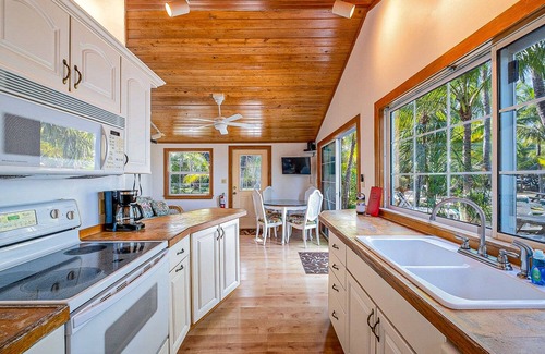 Monroe County House | Two Authentic Conch Houses with Private Beach on FL BAY