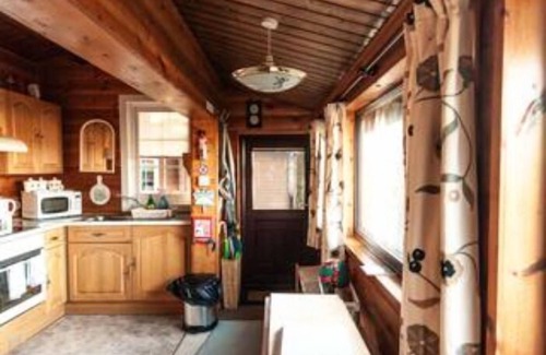 Bronaber Cabin | Two Bed Log Cabin in the Mountains