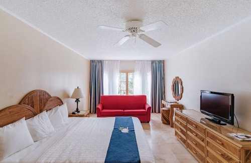 Palm Beach Resort | Two bedroom, 2 bath condo, AC, pool, hot tub, 1 mile to main strip/beach, Noord.