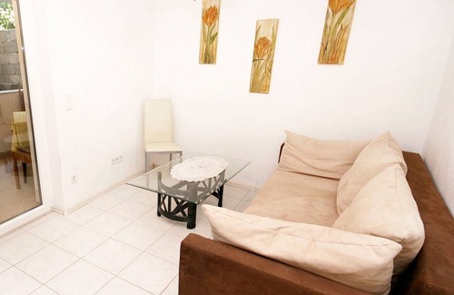 Drasnice Apartment | Two bedroom apartment near beach Drašnice, Makarska (A-6051-b)