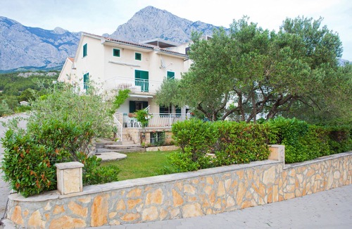 Promajna Apartment | Two bedroom apartment with terrace and sea view Promajna, Makarska (A-2588-a)