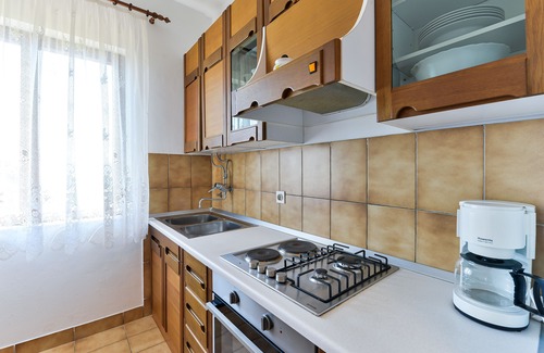 Tkon Apartment | Two bedroom apartment near beach Tkon, Pašman (A-698-a)