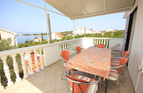 Zdrelac Apartment | Two bedroom apartment with terrace and sea view Ždrelac, Pašman (A-8298-a)