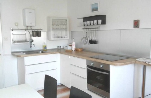 Cove Rogacic Apartment | Two bedroom apartment with air-conditioning Vis (A-22544-a)