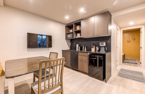 Vieux-Quebec-Cap-Blanc-colline Parlementaire Apartment | Two bedroom Escape in Old Quebec