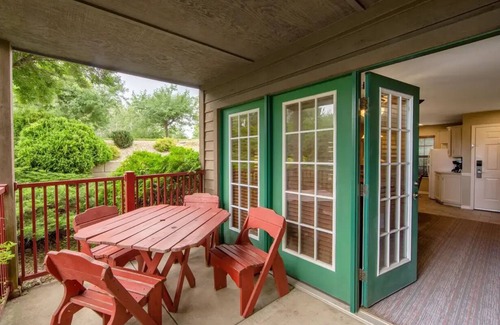 Sheridan House | Two Bedroom Lodge fully equipped at Fox River Resort at Sheridan