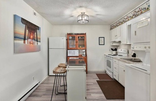 Ocean City Condo | Two Bedroom OC Condo Close to Beach and Boardwalk