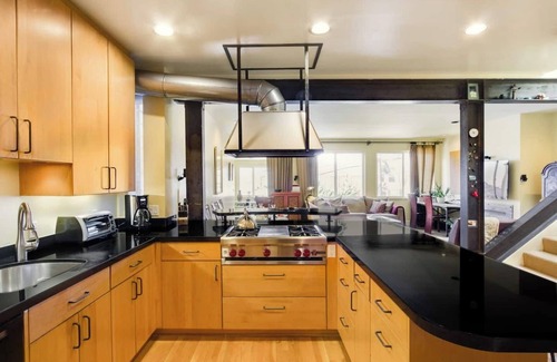 Potrero Hill House | Two Bedroom, Two Newly Renovated Bathrooms, Deck