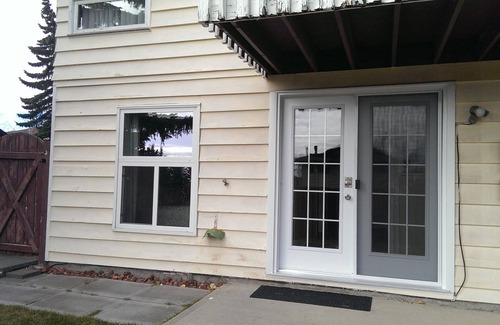 Northwest Calgary House | Two bedroom unit for 5 guests in Edgemont North West of Calgary