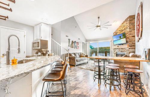 Kaiser House | Two Condos Nestled In The State Park With Amazing Views