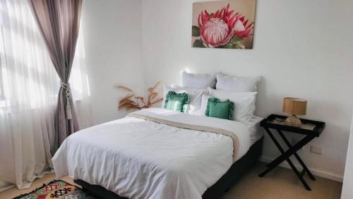 Greater Johannesburg Metropolitan Area Apartment | Two en-suite in a light filled apartment in Sandton