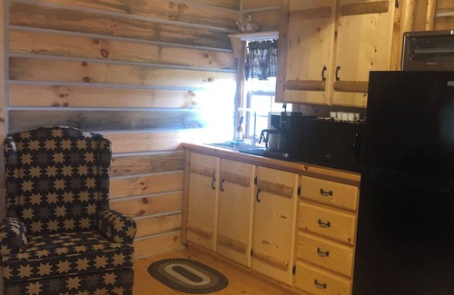 Taswell Cabin | Two furnished cabins open all year, minutes from Patoka Lake, Crawford County