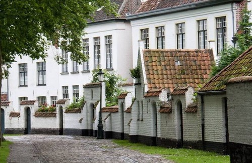 Sint-Andries Villa | Two Guest-rooms in Stylish Villa - Free Bikes