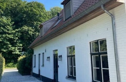 Sint-Andries Villa | Two Guest-rooms in Stylish Villa - Free Bikes