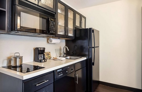 Salt Lake City Hotel | TWO Relaxing 1BR Suite with Private Kitchen, & Pet-friendly