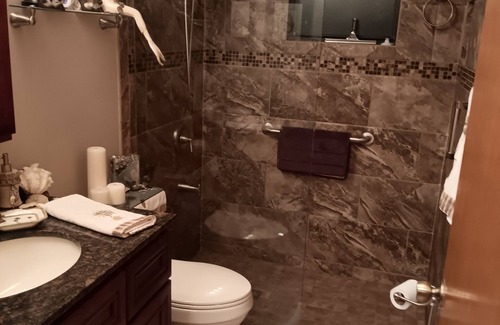 Palm Bay House | Two rooms and a bathroom of your own