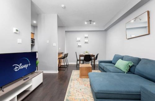 King West Village Apartment | Two Story Loft w 2 beds close to Lakeshore