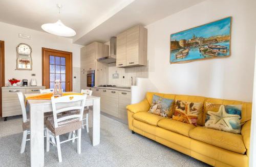 Lido Apartment | Txa Vì - Terrace with sea view