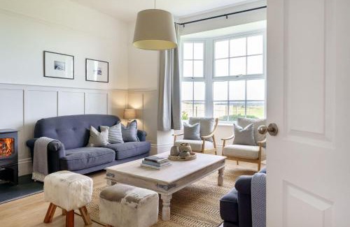 Llanerchymedd House | Ty Carmel - Carmel House