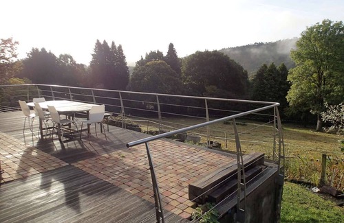 Bon Repos sur Blavet House | Ty Gwenn: in a small group in Bon Repos