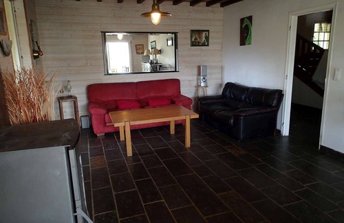 Bon Repos sur Blavet House | Ty Gwenn: in a small group in Bon Repos