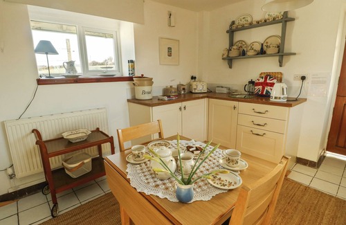 Llanfaethlu House | TY MAWR, pet friendly, with open fire in Llanfachraeth