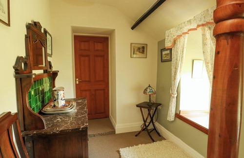 Llanfaethlu House | TY MAWR, pet friendly, with open fire in Llanfachraeth