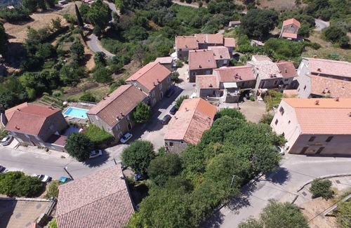 Pila-Canale House | Typical granite house in the heart of the village