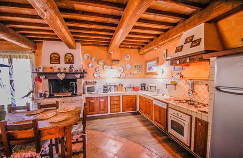 Collazzone Villa | Typical stone villa with private pool, air conditioning 3km village