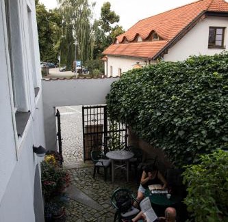 Tabor House | U Černého kocoura a zeleného stromu