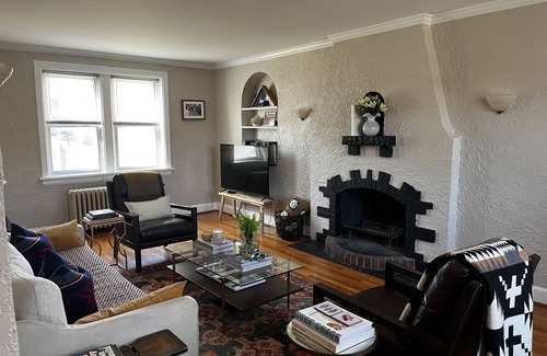 University City House | U-City Walkable Gem-Travel Nurses Close to BJC/Wash U