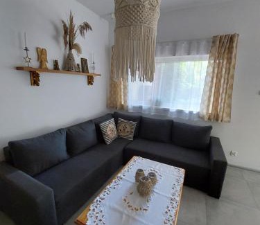 Debki House | U Kasi
