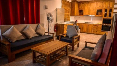 Candos Apartment | U & S Luxury Apartments Ltd
