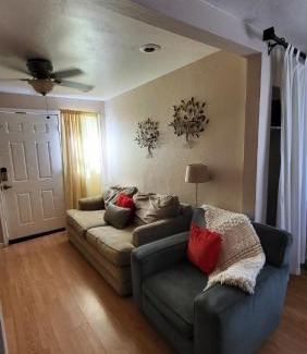 Garfield Apartment | U3 - Comfortable 1 BR & 1 BA APT in DT PHX with pkg