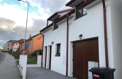 Satov House | Ubytování nad sklípkem v Šatově